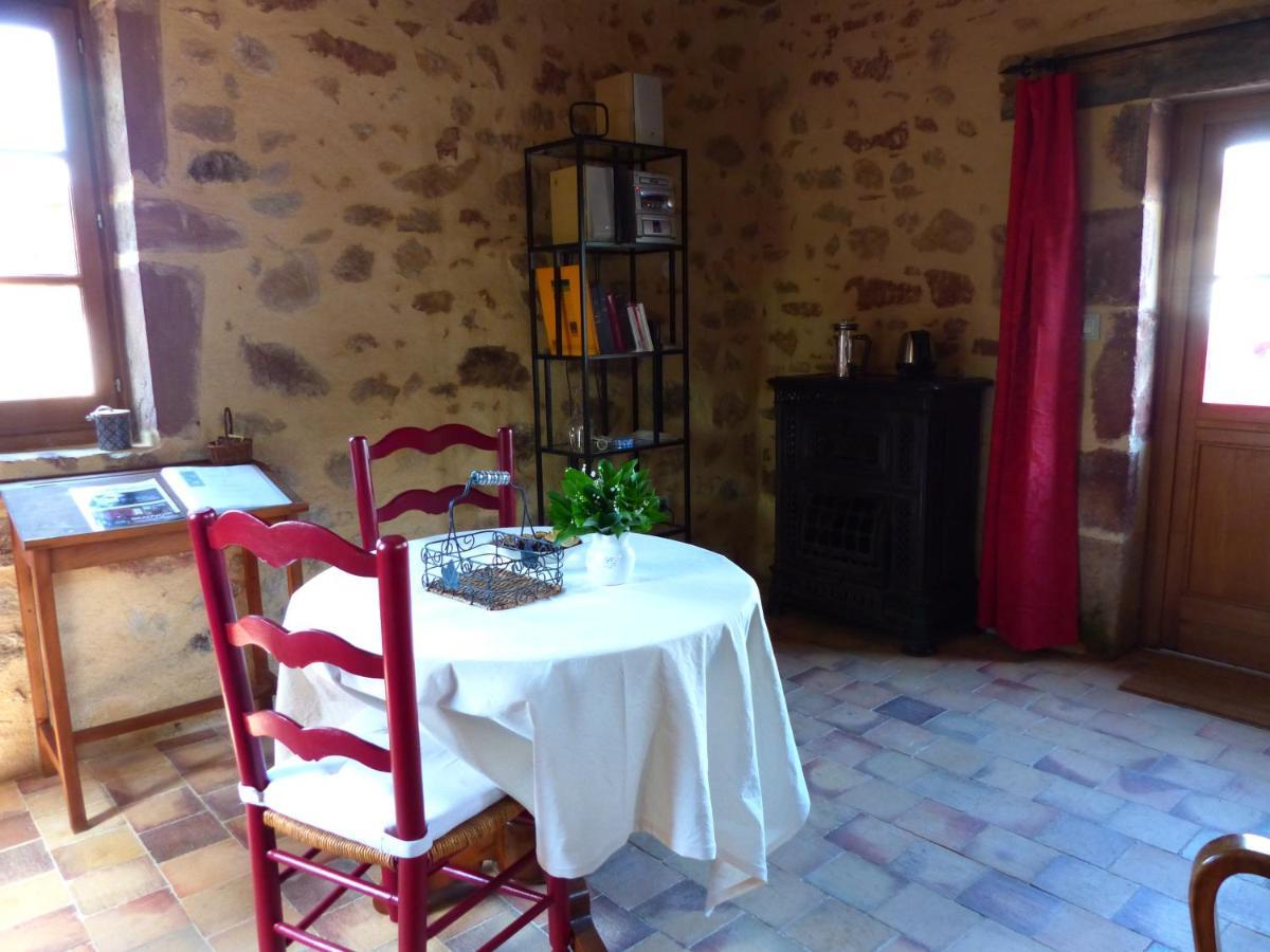 Bed and Breakfast L'Abrejou Le Donjon Екстер'єр фото
